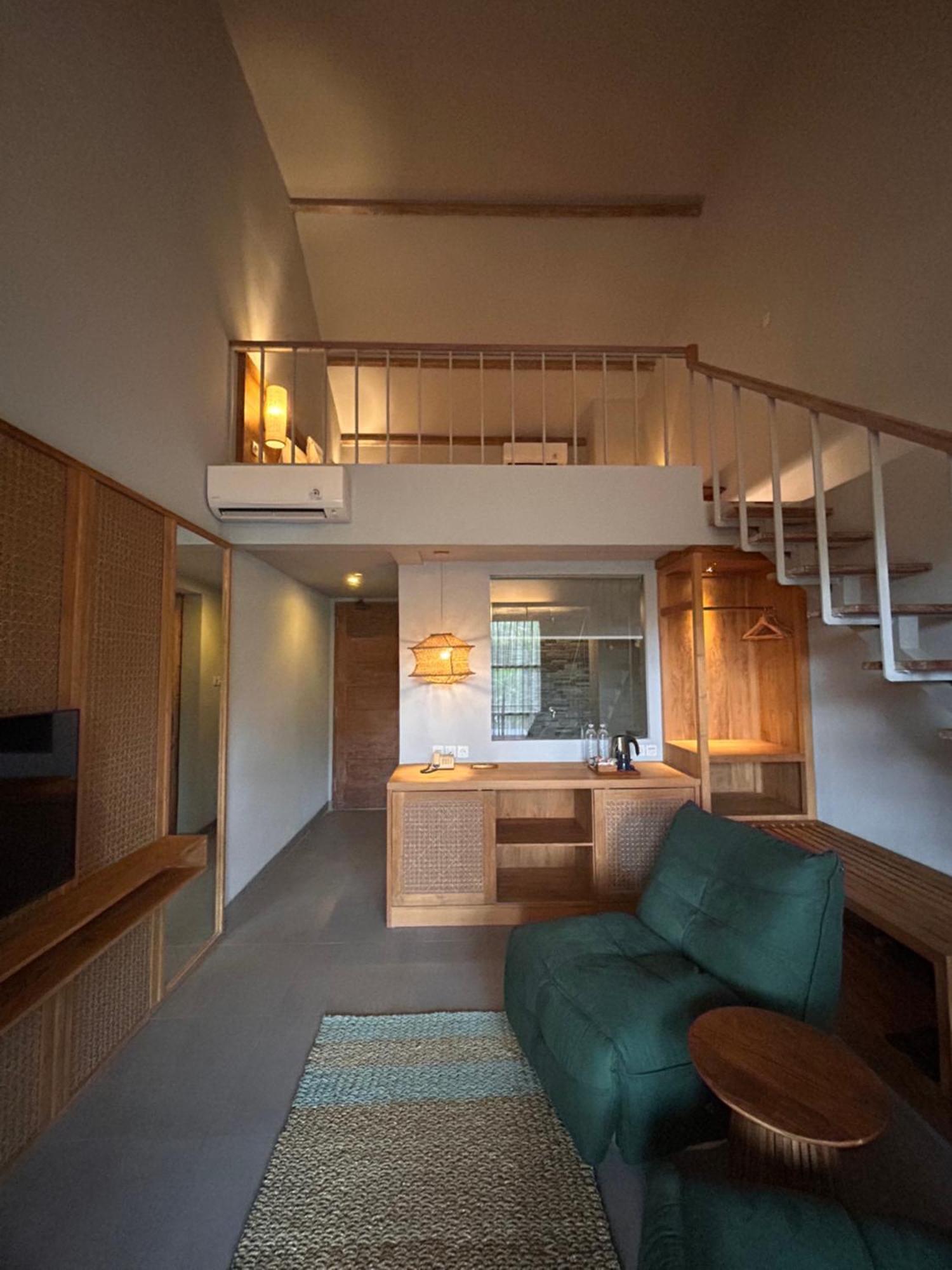 Umadewi Surf & Retreat Hotel Pulukan Luaran gambar