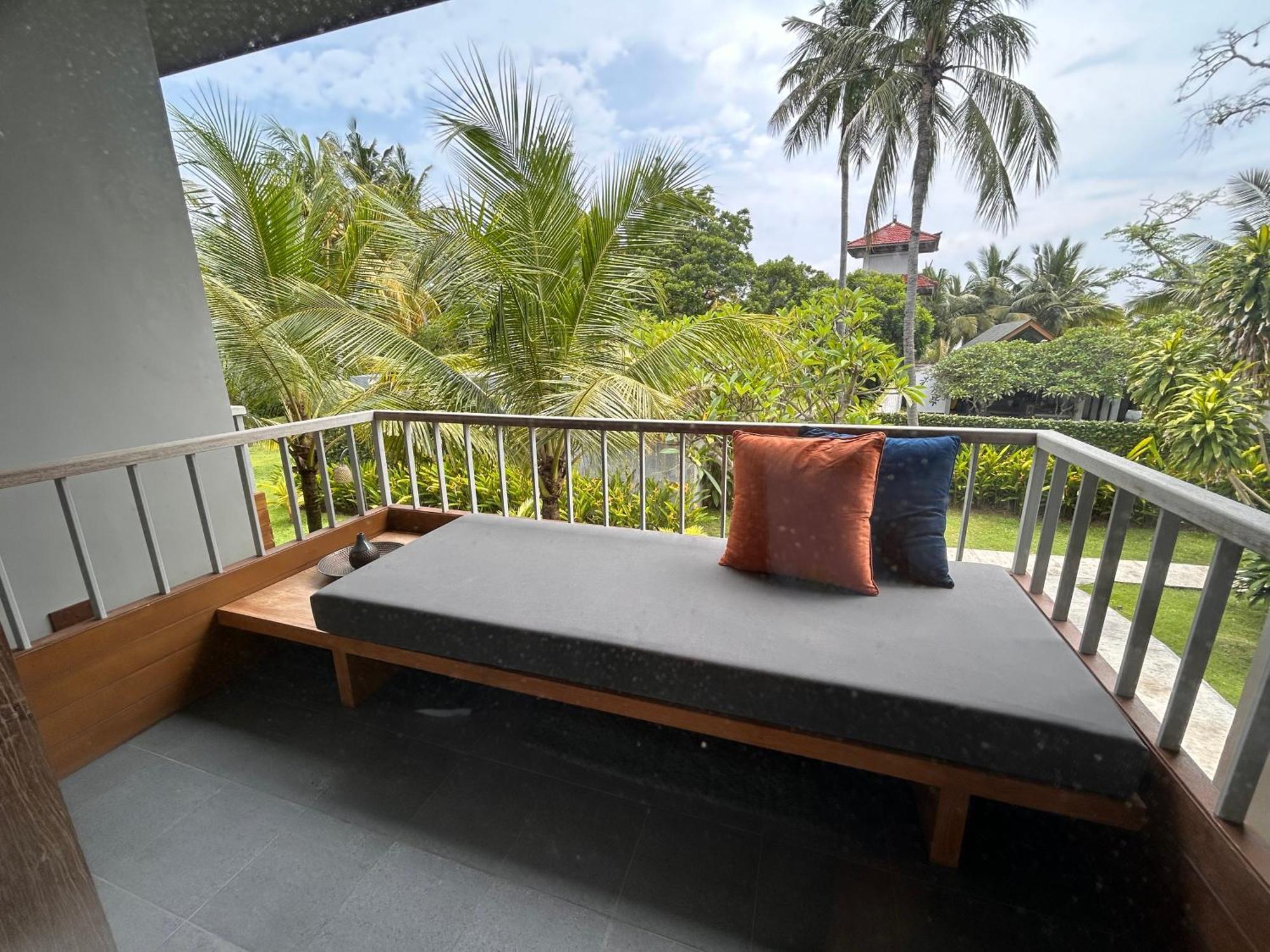 Umadewi Surf & Retreat Hotel Pulukan Luaran gambar