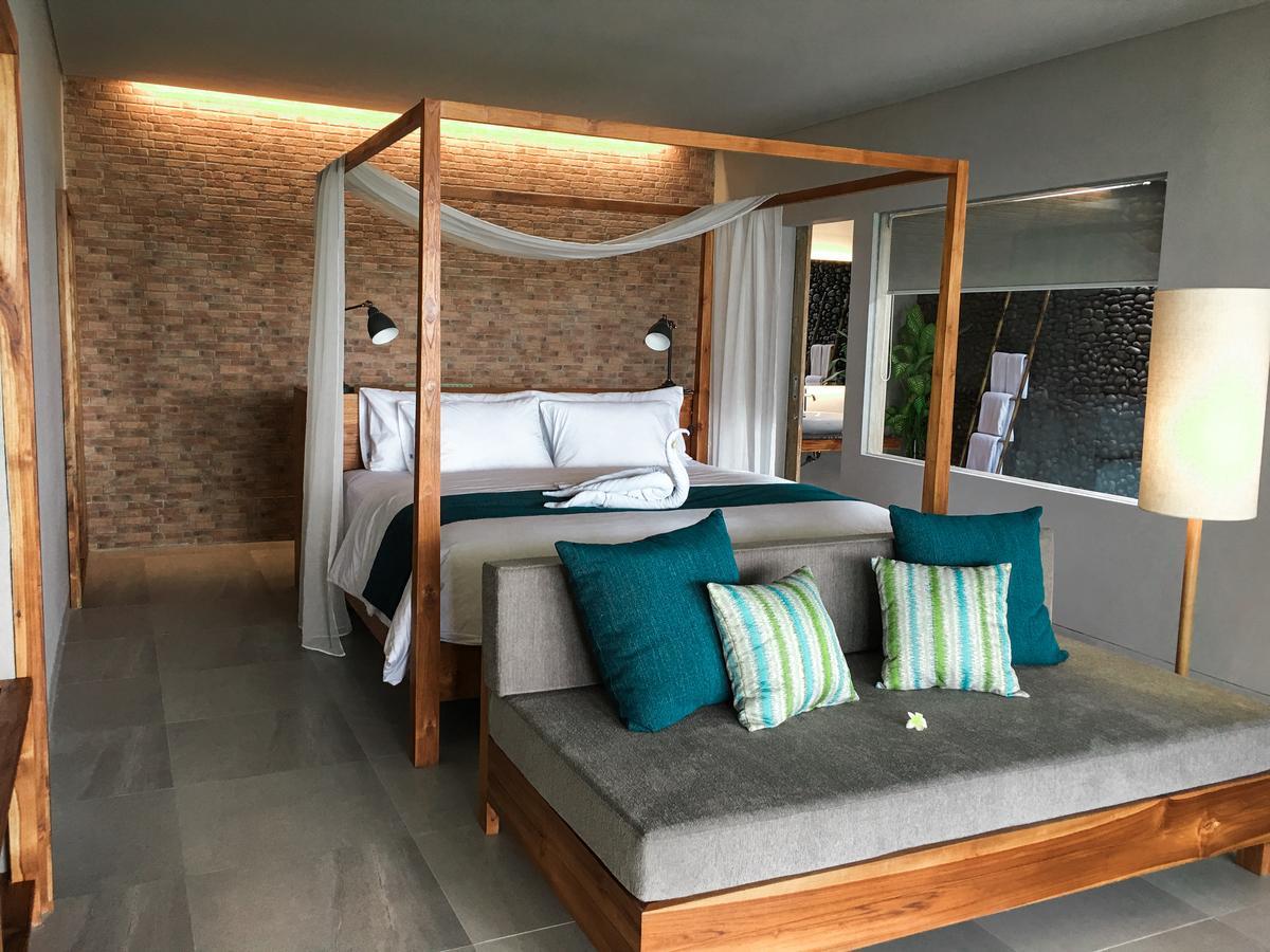 Umadewi Surf & Retreat Hotel Pulukan Luaran gambar
