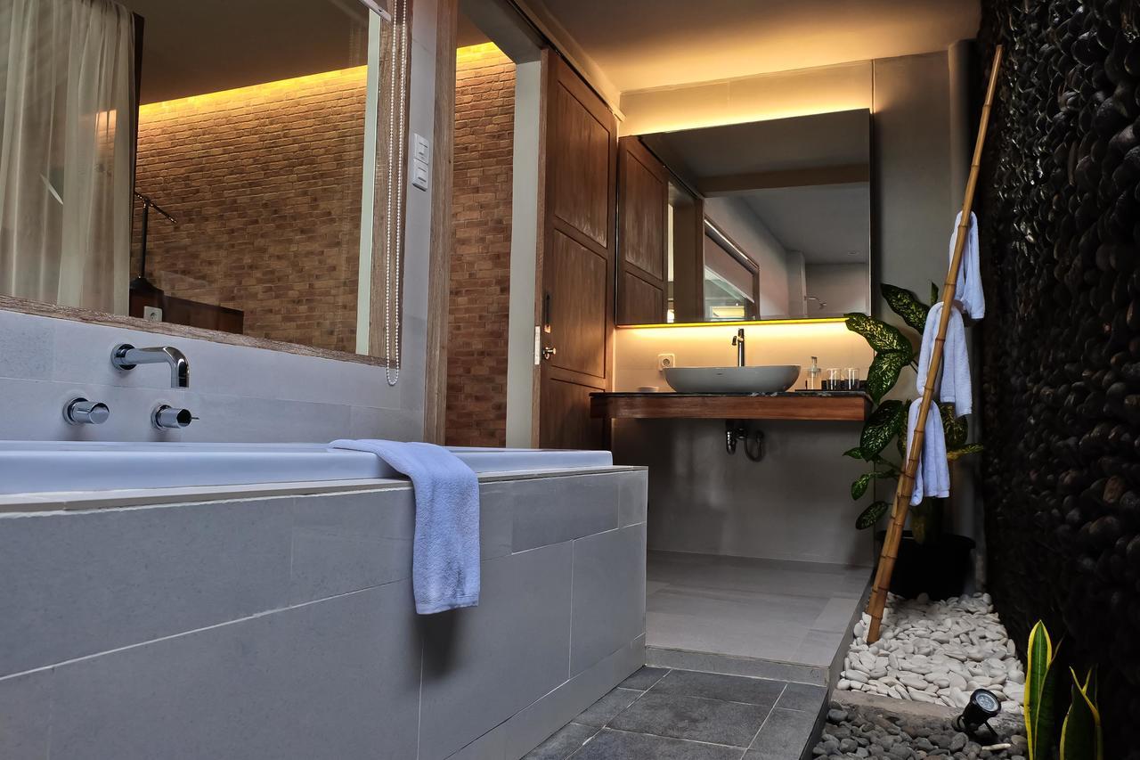 Umadewi Surf & Retreat Hotel Pulukan Luaran gambar